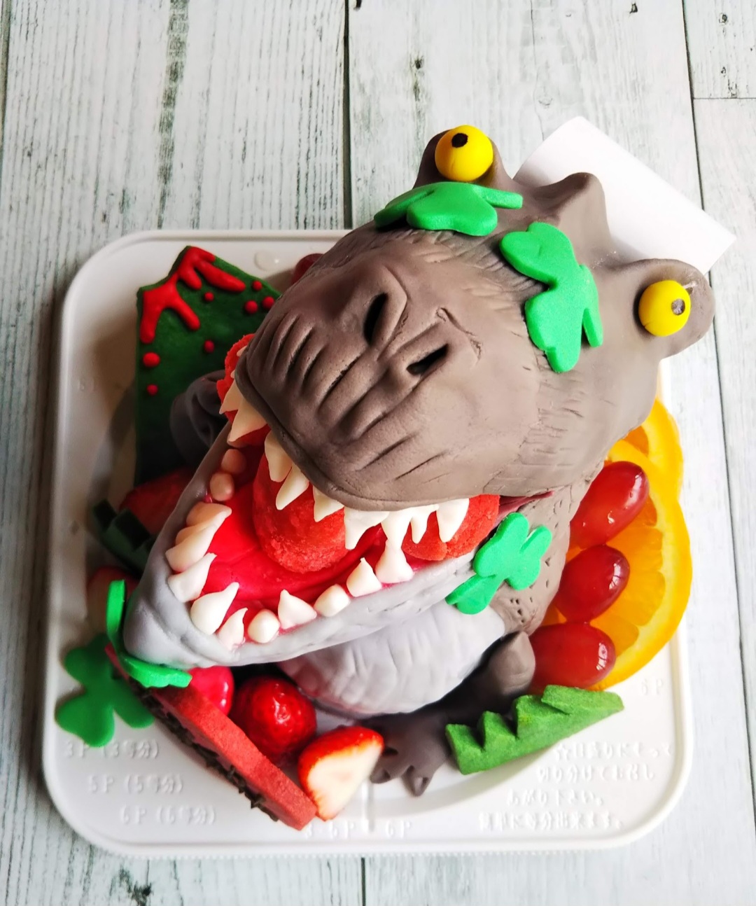 恐竜ケーキ